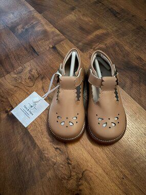 Felix and Flora NWT girls Mary Jane’s size 6